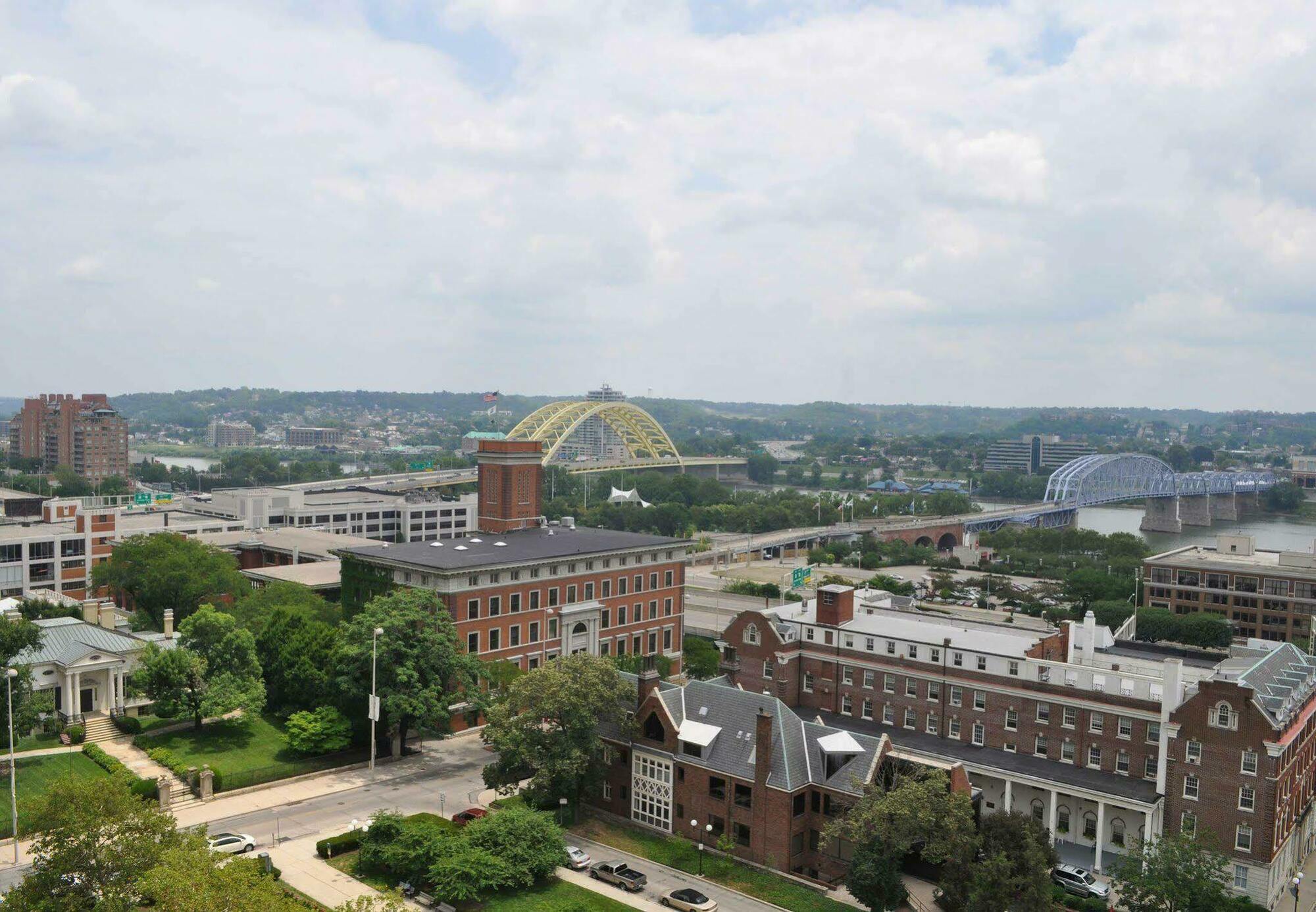 Residence Inn By Marriott Cincinnati Downtown/The Phelps Room photo